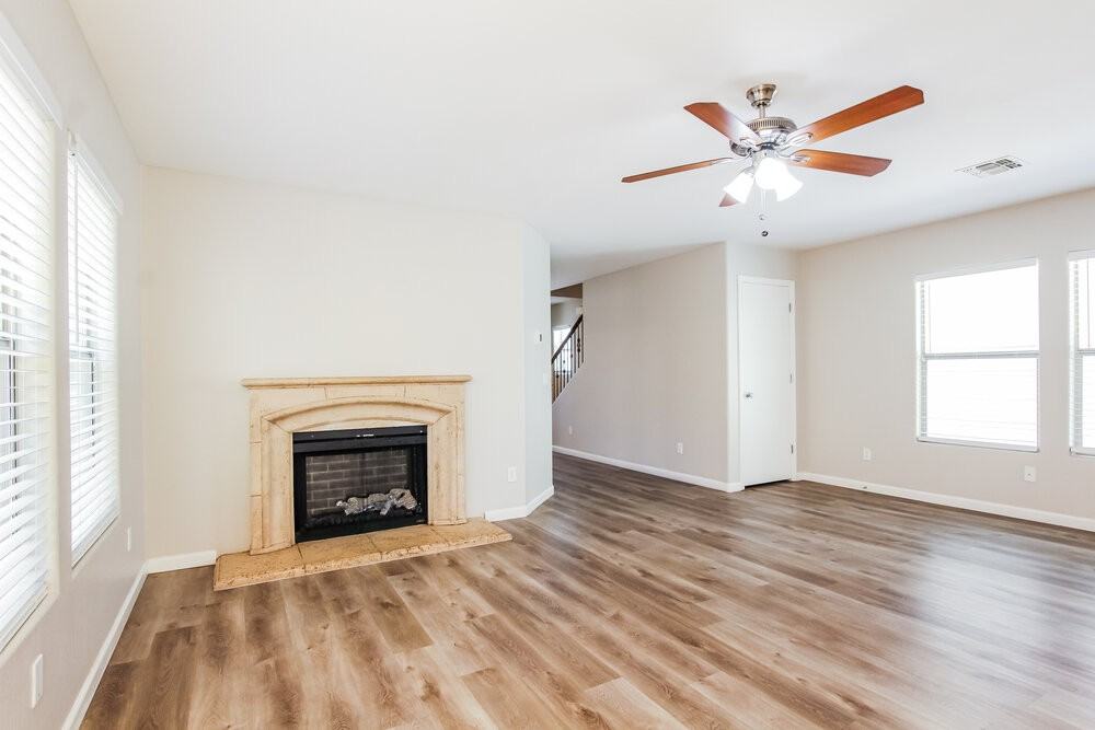 10916 W Elm St - Photo 7 of 20