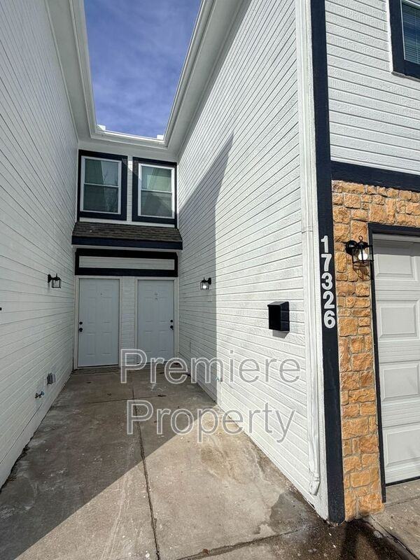 17326 E Susquehanna Dr - Photo 2 of 16