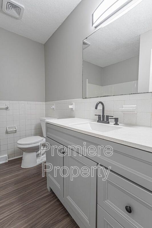 14834 E Nickell Ave - Photo 7 of 10