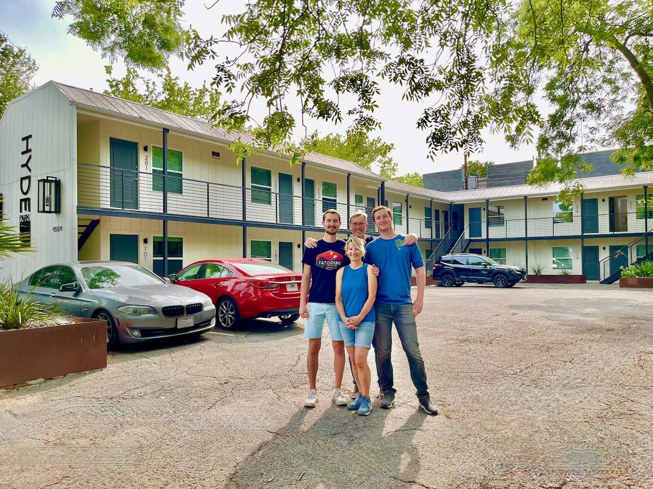 4504 Speedway - Photo 2 of 21