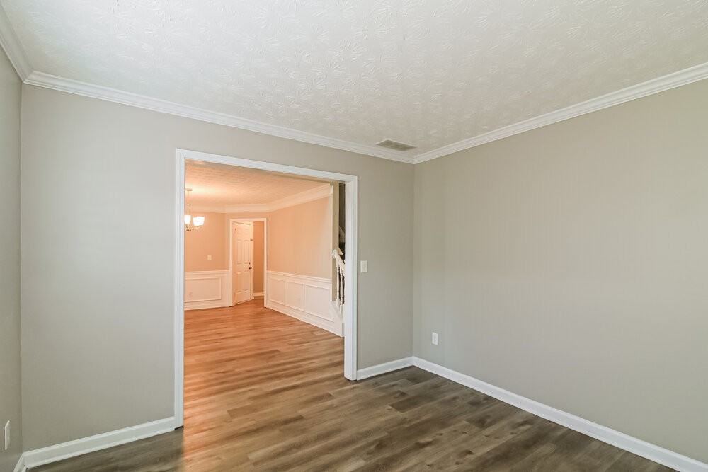 1500 Riverbrooke Way Ne - Photo 5 of 17