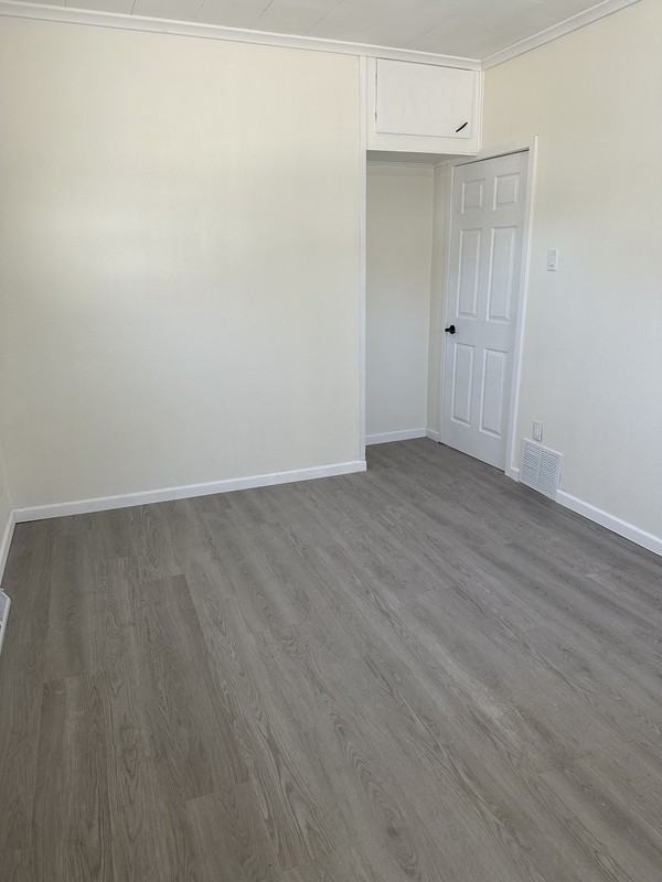 881 W Mason St - Photo 4 of 8