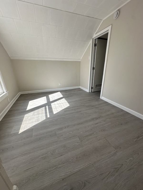 881 W Mason St - Photo 6 of 8