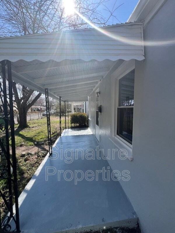 1108 Sumpter St - Photo 4 of 23