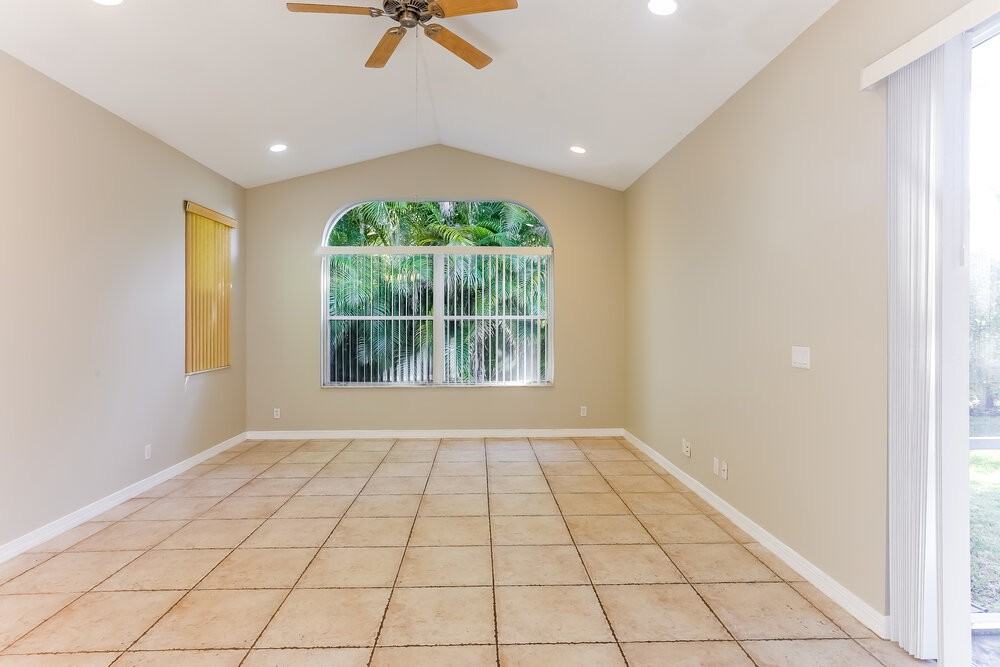 12020 Glenmore Dr - Photo 5 of 16