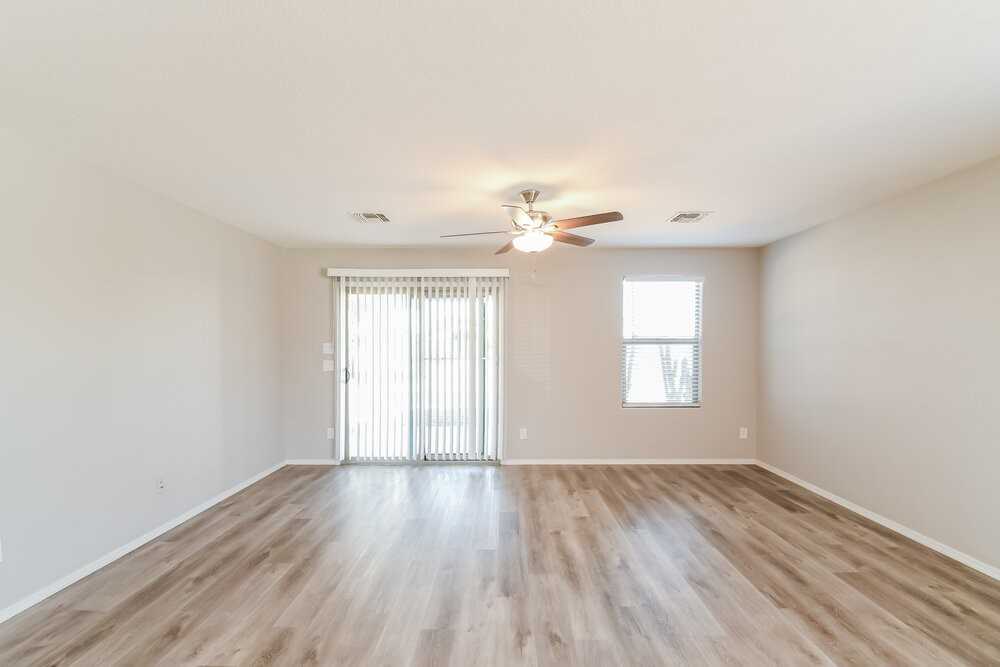 1126 E Daniella Dr - Photo 4 of 19