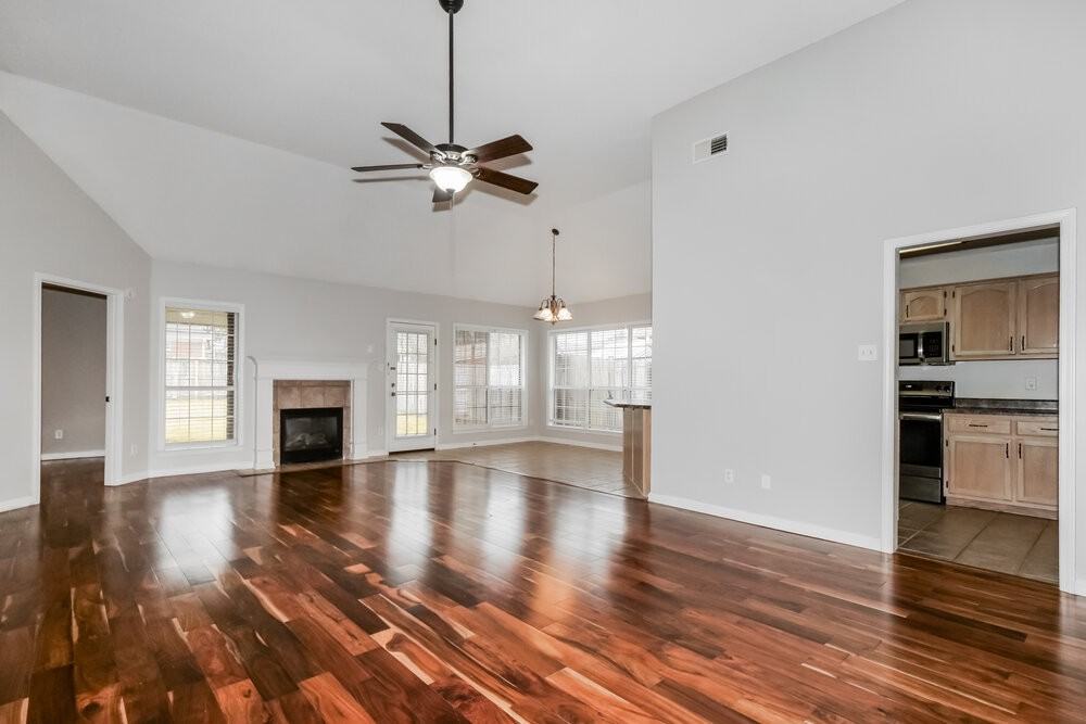 3135 Quartz Dr - Photo 5 of 17