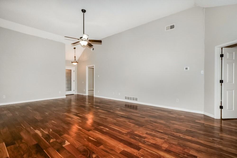 3135 Quartz Dr - Photo 6 of 17