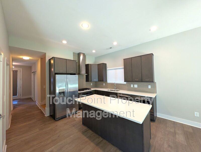 1632 Longfellow St - Photo 3 of 35