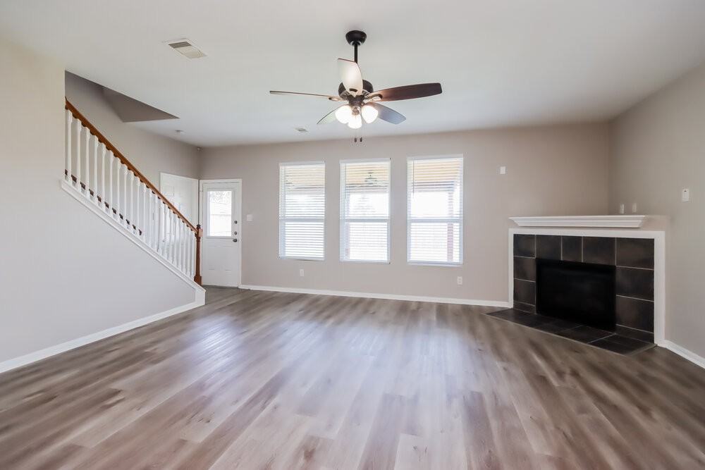 5222 Rio Dr - Photo 4 of 17