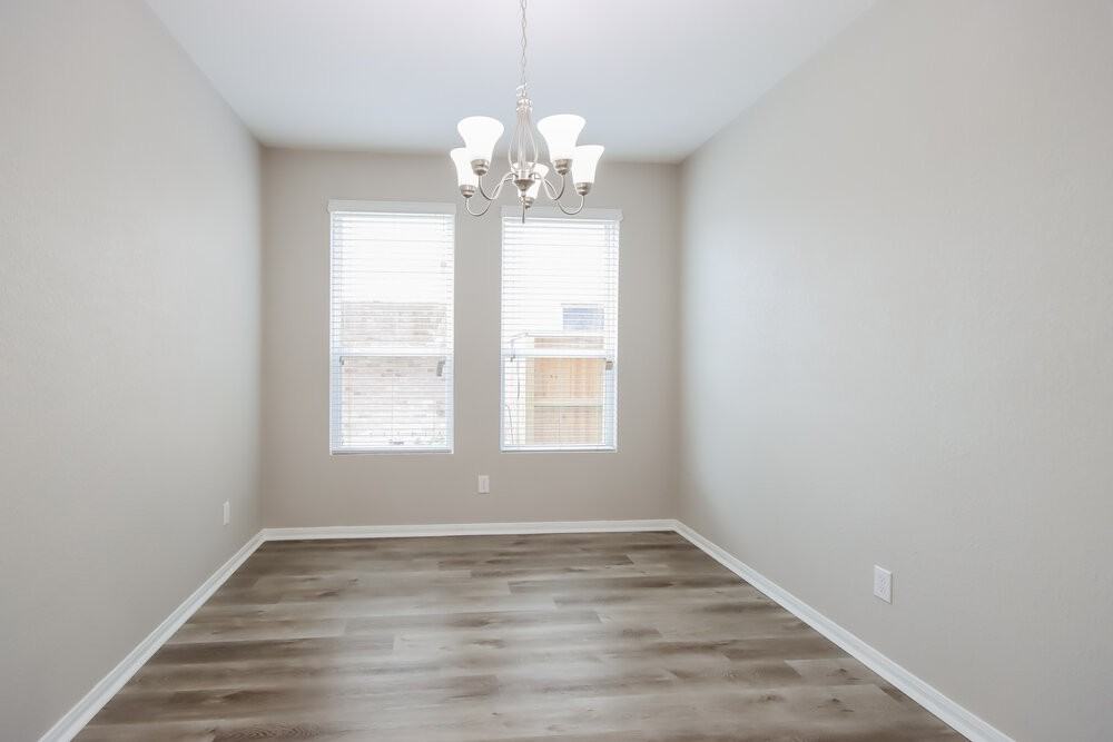 5222 Rio Dr - Photo 6 of 17