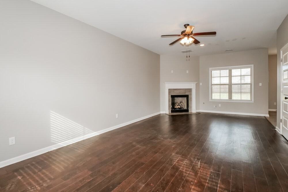 5498 Riverstone Dr - Photo 5 of 17