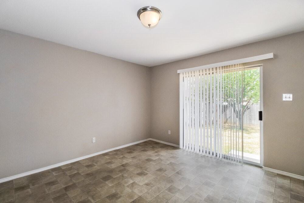 348 Dakota Ridge Dr - Photo 6 of 16