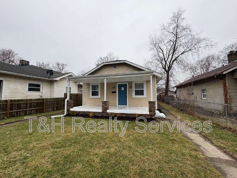 2030 Houston St - Photo 2 of 21