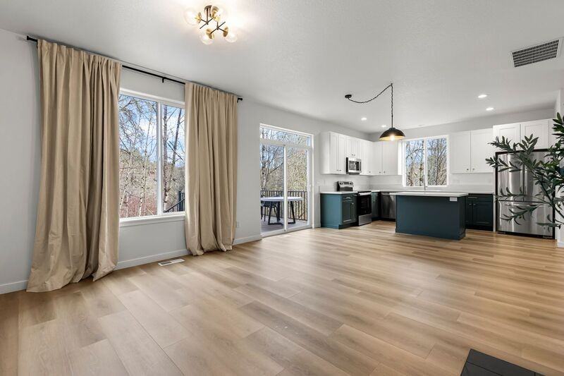 3940 Nw 148th Pl - Photo 5 of 24