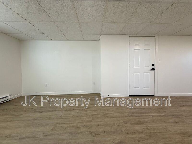 2006 6th St Ne #B - Photo 5 of 13