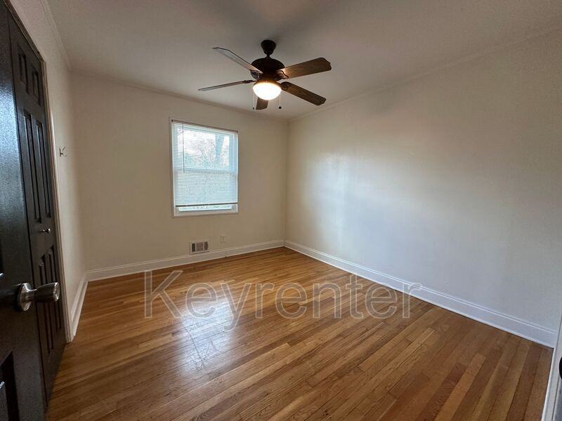 138 Arkansas Ave - Photo 7 of 32