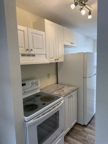 7148 Parke Ave - Photo 2 of 14