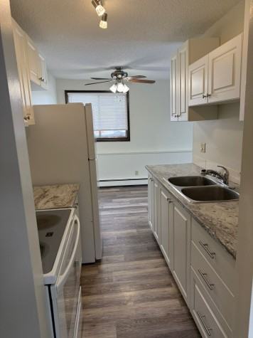 7148 Parke Ave - Photo 3 of 14