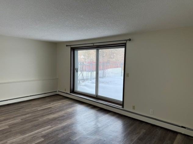 7148 Parke Ave - Photo 5 of 14