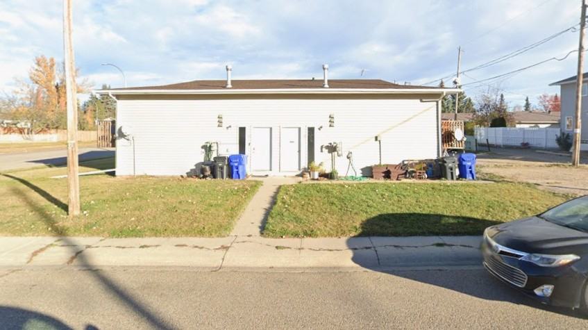 5417 57 Ave - Photo 2 of 2