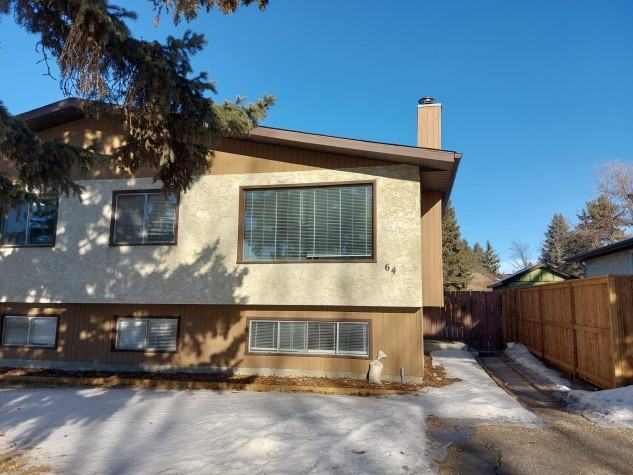 Newly Renovated Duplex, The Ultimate Family Home! - Photo 2 of 20