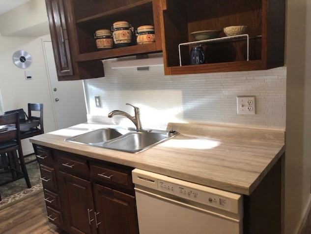 2 Storey Condo in The Pines!! - Photo 6 of 22