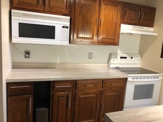 2 Storey Condo in The Pines!! - Photo 7 of 22