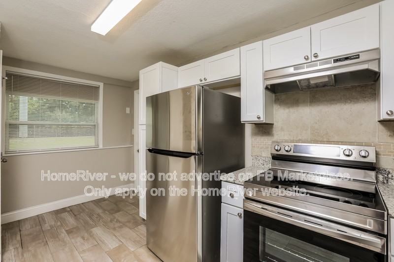 1215 Santa Anita St - Photo 6 of 21