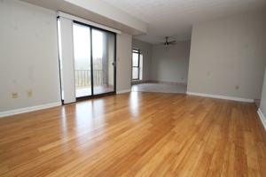 featured image of 1007 GLASS RUN ROADAPT 8