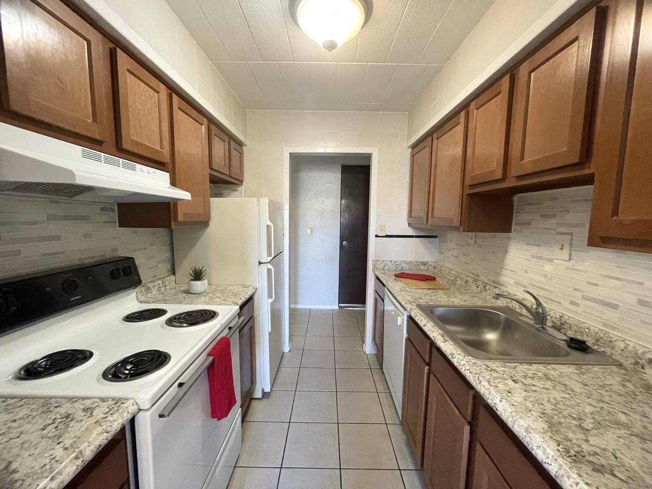 1007 GLASS RUN ROADAPT 8 #1007-08 - Photo 3 of 11