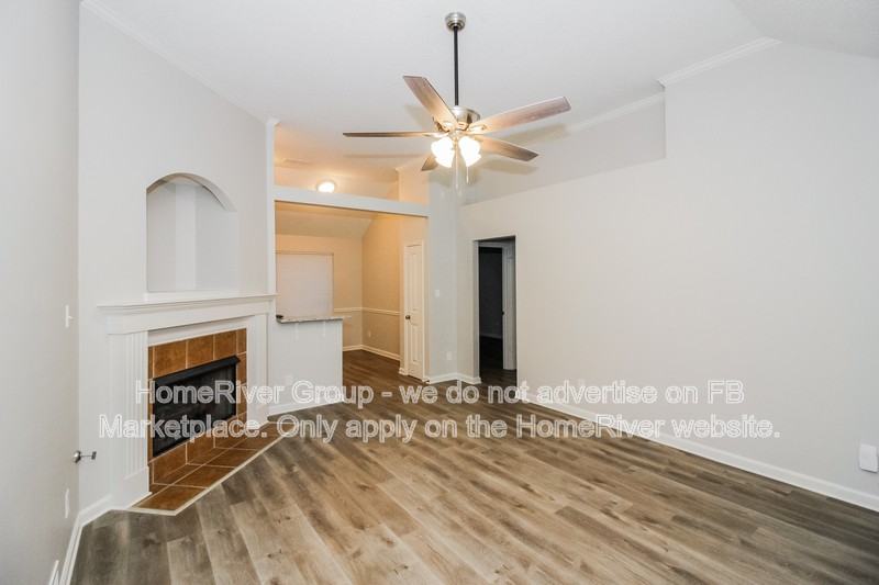 10445 Redmond Cir N - Photo 5 of 19