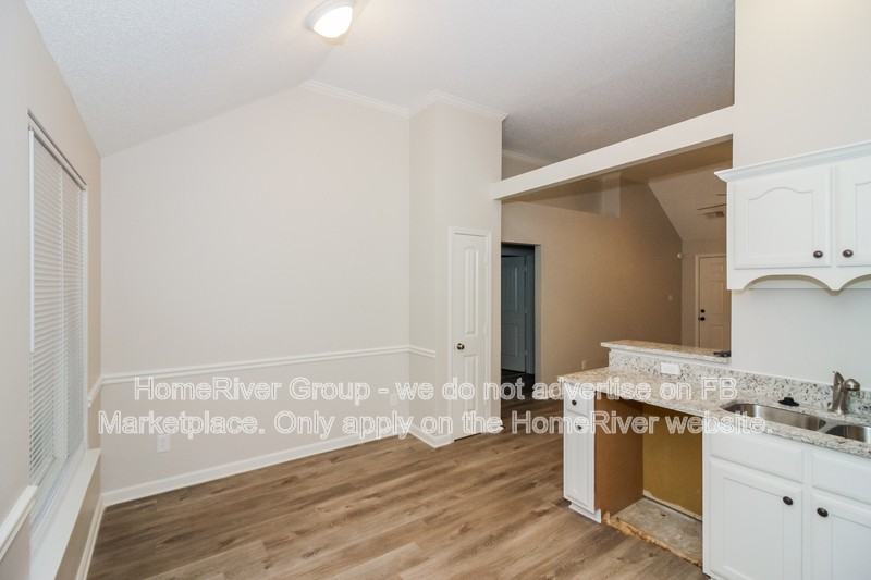 10445 Redmond Cir N - Photo 6 of 19