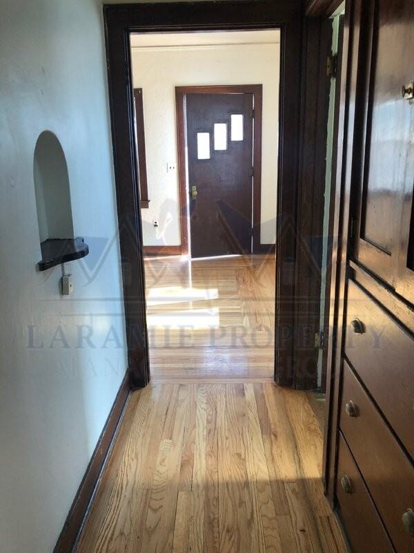 511 E Lewis St - Photo 4 of 14