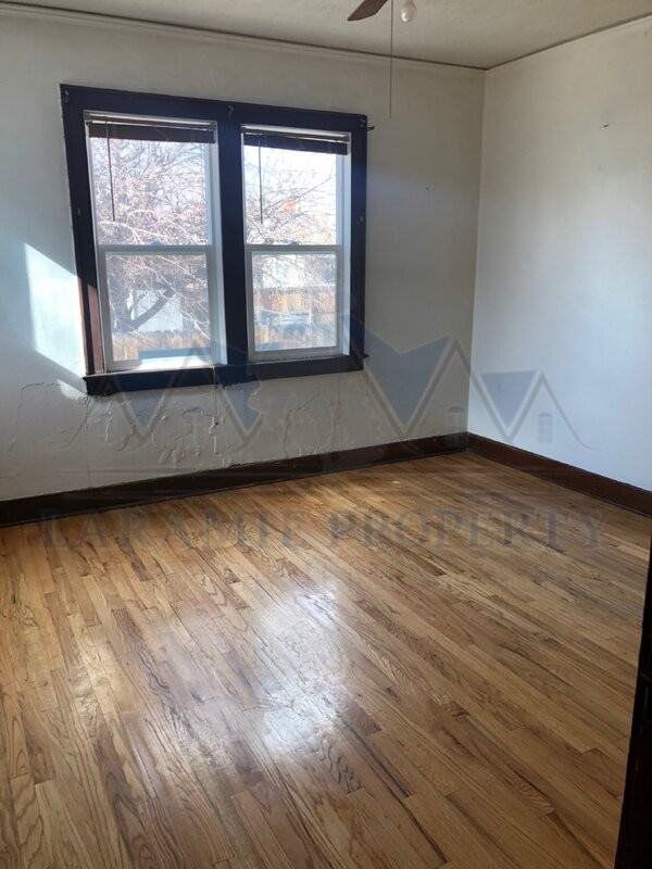 511 E Lewis St - Photo 7 of 14