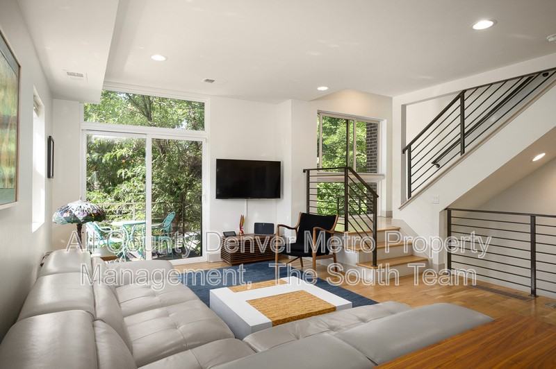 2224 E 21st Ave - Photo 2 of 15