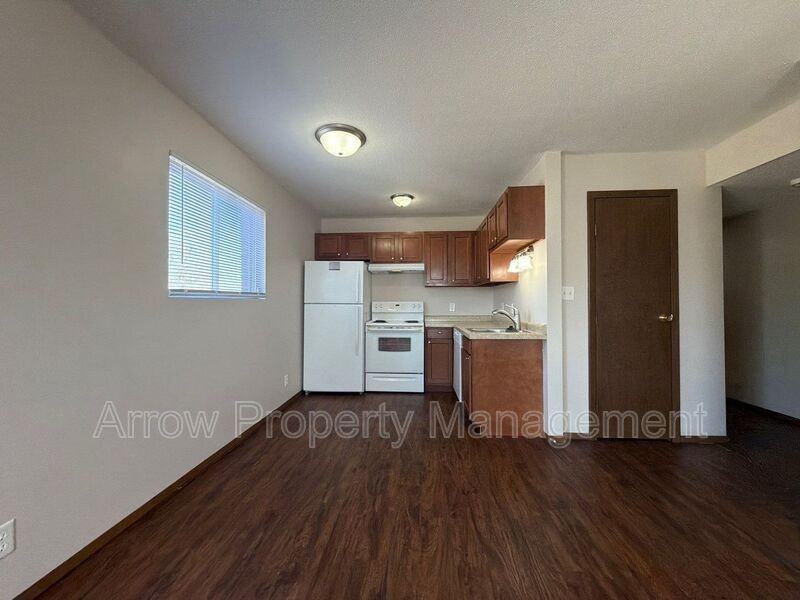 321 Chestnut St #7 - Photo 4 of 10