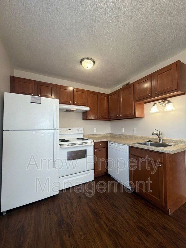 321 Chestnut St #7 - Photo 5 of 10