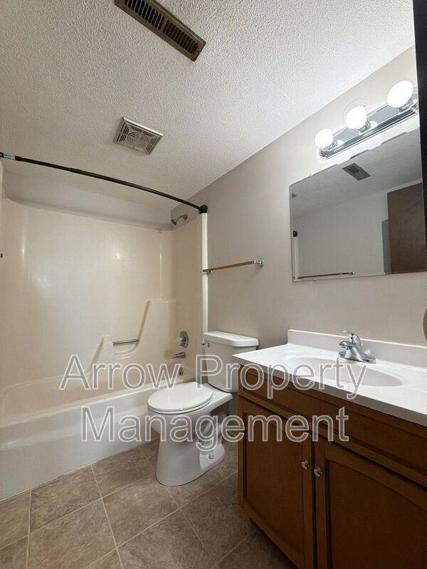 321 Chestnut St #7 - Photo 6 of 10