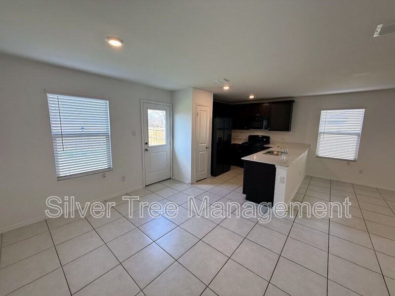 336 Ranchito Pass - Photo 4 of 23