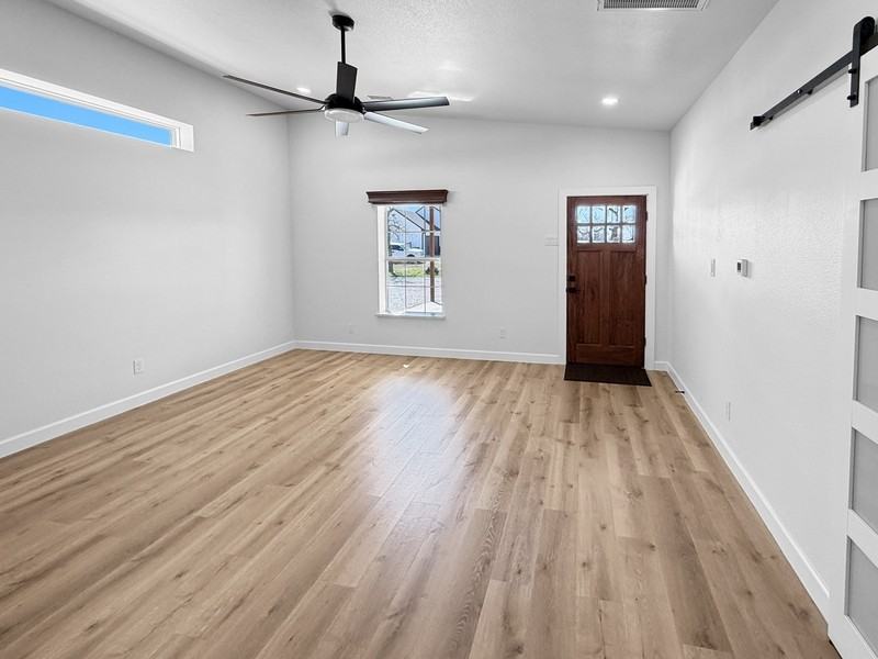 6025 Piper Anne St - Photo 5 of 12