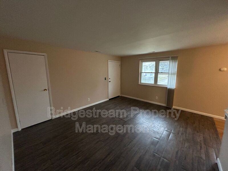 1901 Hazel Ave #2C - Photo 2 of 9