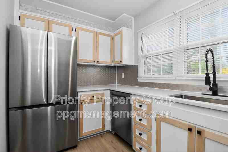4601 Coronado Dr - Photo 3 of 25