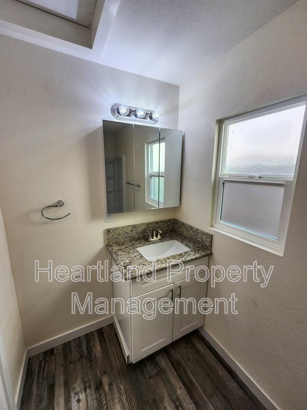 3877 1/2 39th St - Photo 5 of 6