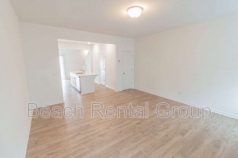 223 Crescent Way - Photo 3 of 21