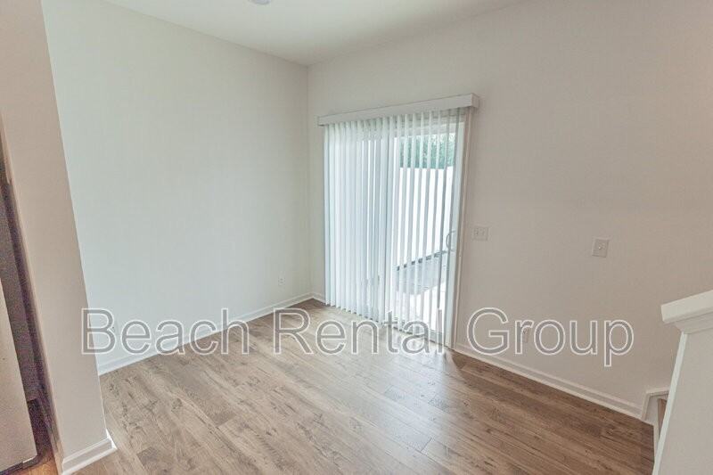 223 Crescent Way - Photo 7 of 21