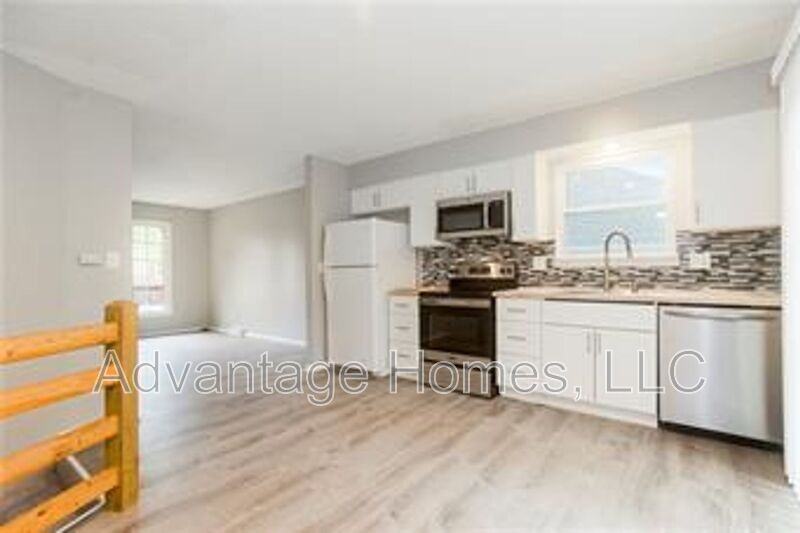 1423 E Haven Ln - Photo 2 of 18