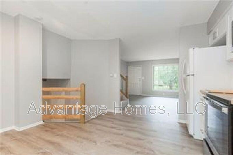 1423 E Haven Ln - Photo 3 of 18