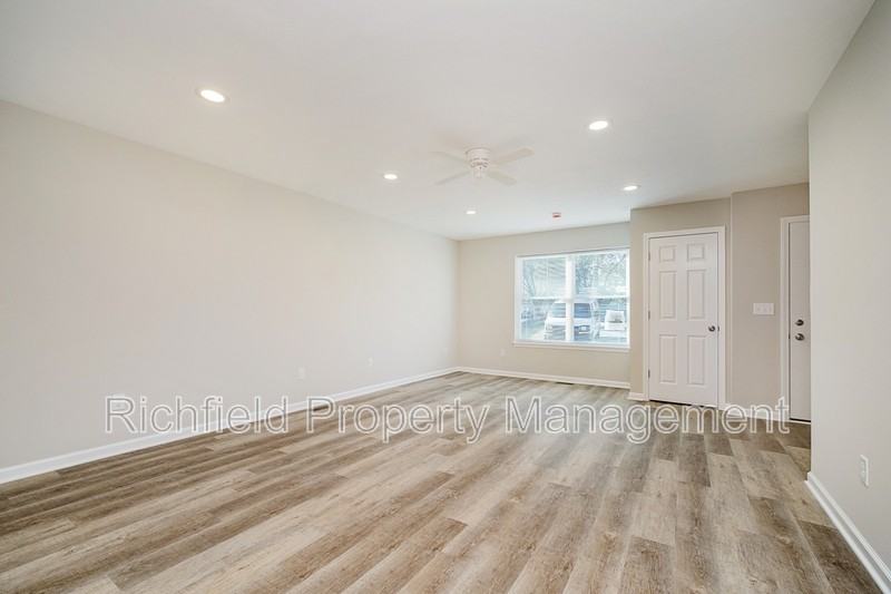 7272 W Reformatory Rd - Photo 2 of 24