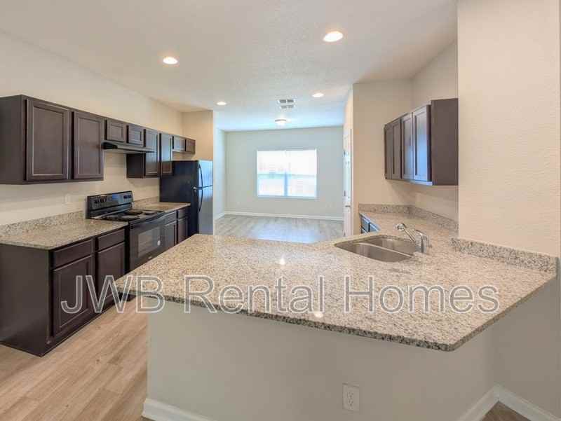 6437 118th St - Photo 4 of 19